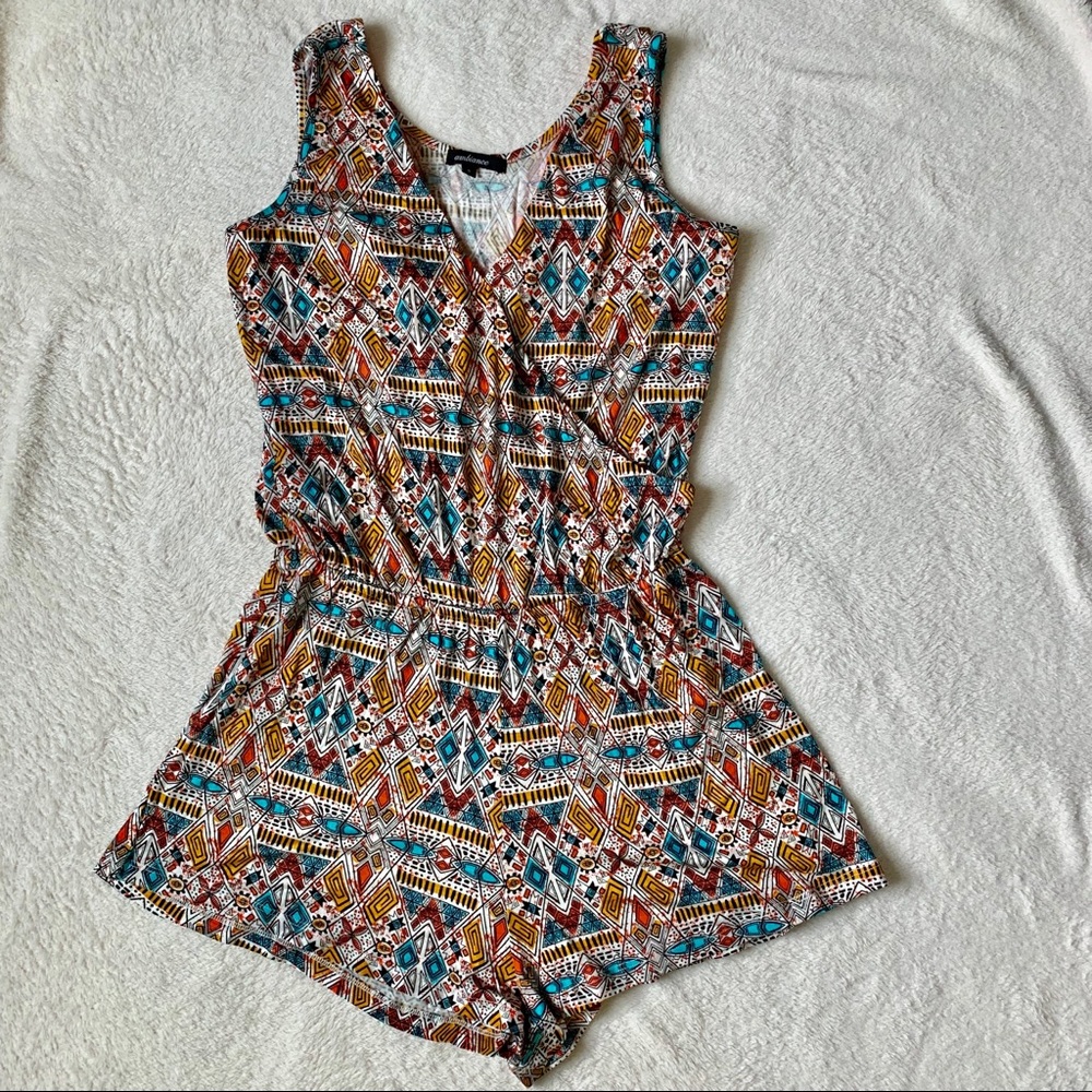 Forever 21 (ambiance) NWOT Aztec romper size S - Picture 1 of 8